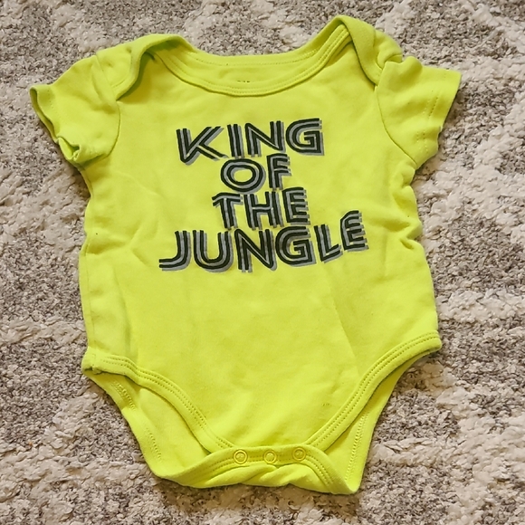 15 for $10 -Monkey Bars Boys 0-3m Green "King of the Jungle" Short Sleeve Onesie - Picture 1 of 3